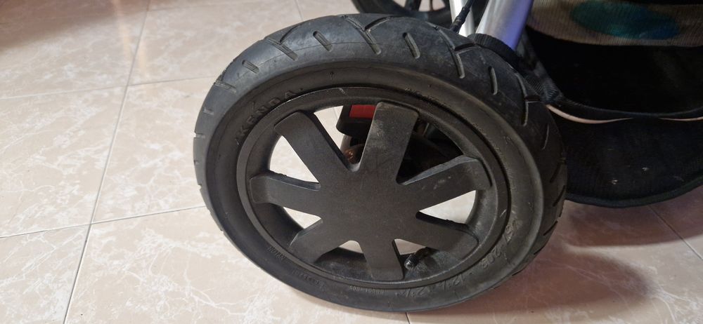 Carrinho de bebe quinny