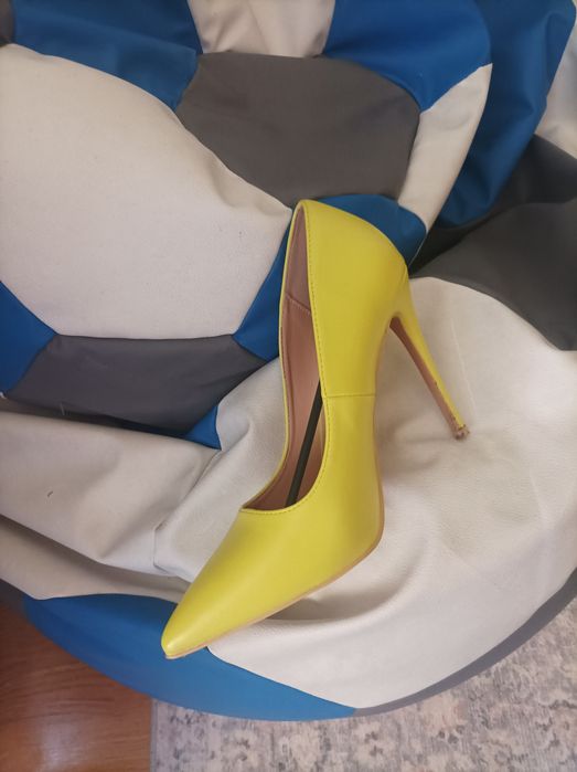 Przepiękne buty na obcasie
