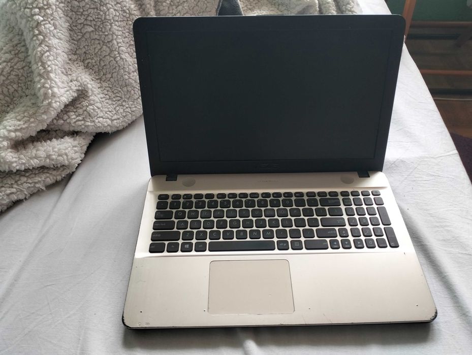 Laptop Asus F541UA