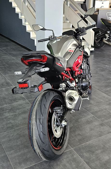 Kawasaki Z900 2025
