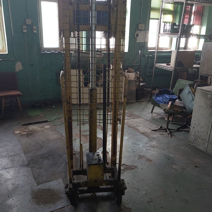 Podnośnik ręczny paleciak