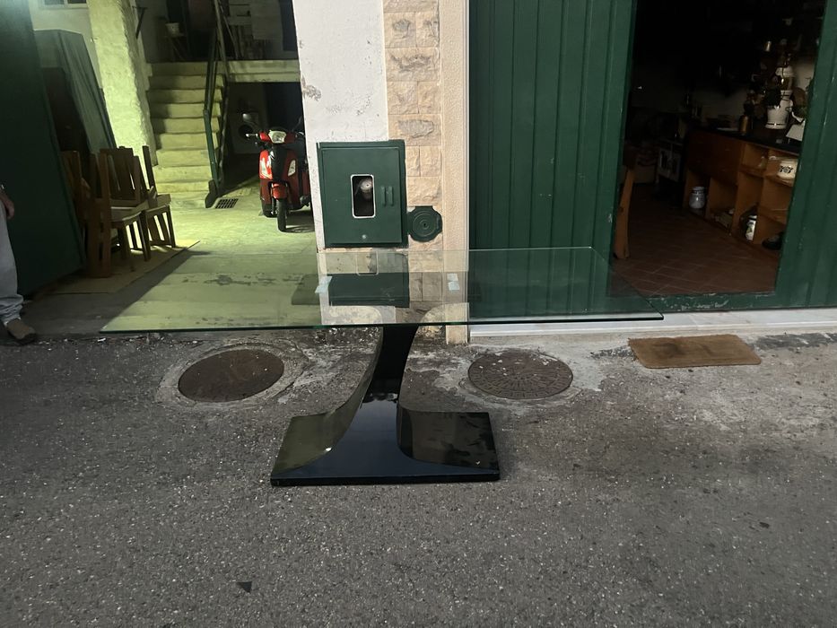 Mesa de jantar em vidro