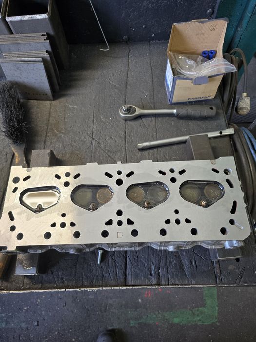 Głowica do silnika k25/k15/k20 NISAN