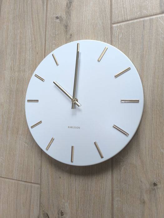 Zegar ścienny biały do salonu i kuchni CHARM klarlsson