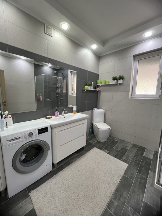 Продається двохповерховий котедж