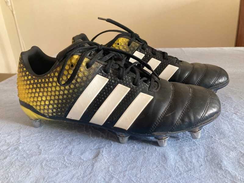 Chuteiras de futebol Adidas(como novas)