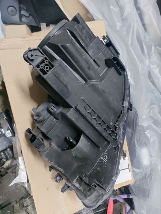 Фара права Фольксваген Тігуан 2