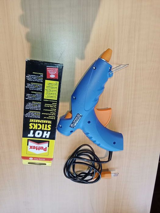 Carteira azul com espaço para cartas e bilhetes