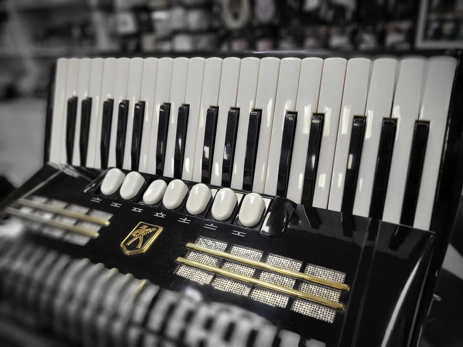 Akordeon Hohner Verdi II 96 basowy z futerałem,  RATY,  FAKTURA