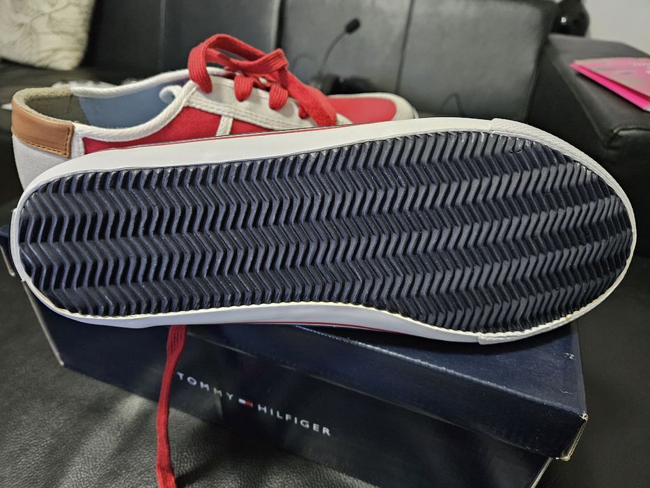 Hilfiger lato roz 43 wkł 27.5cm