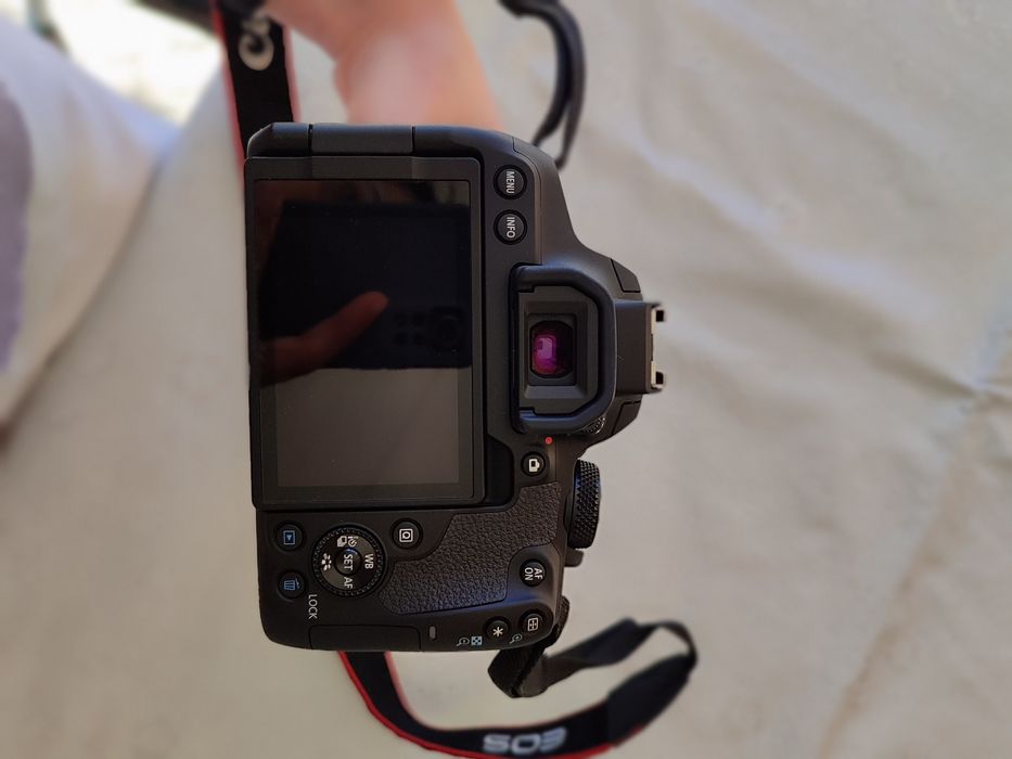 Canon 850D + Objetiva 18-55mm