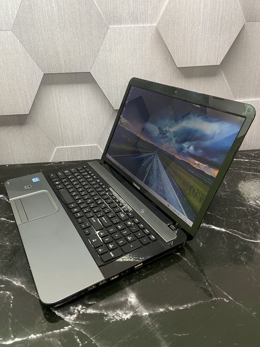 Ноутбук Toshiba Satelite L870