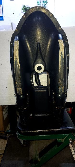 Łódka zanętowa z echo gps