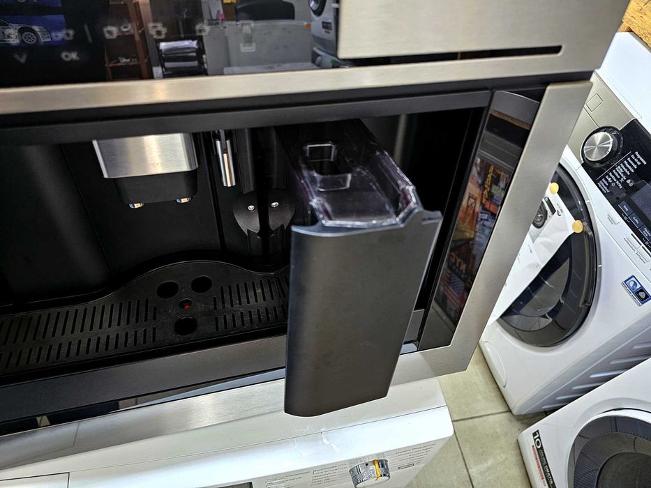 Ekspres ciśnieniowy do zabudowy AEG PE4521M | gwarancja 12 miesięcy