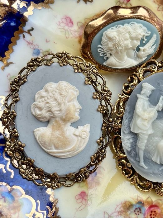 *Elegancka KAMEA DAMA AŻUR Vintage Broszka Anglia Biżuteria Kostiumowa