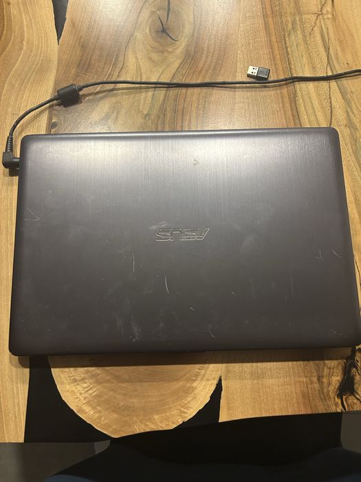 Laptop asus  r553ln
