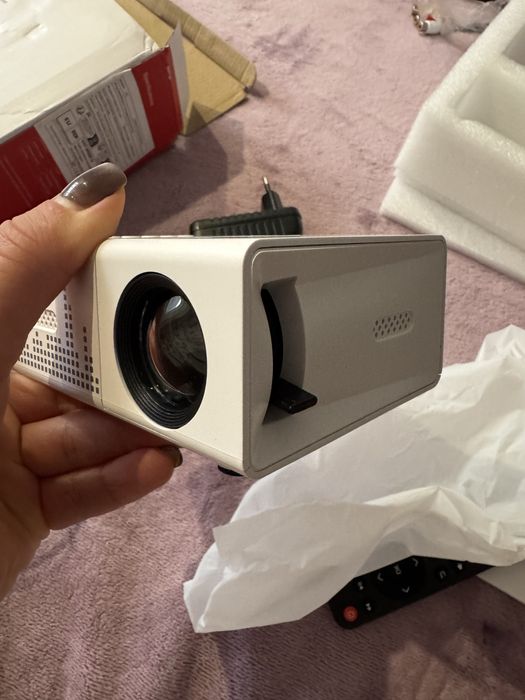 Мини LED проектор