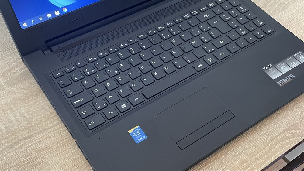 Ноутбук Lenovo B50-50 / Intel Core i3 / 3 год. акб / 512 GB SSHD / Гарний стан
