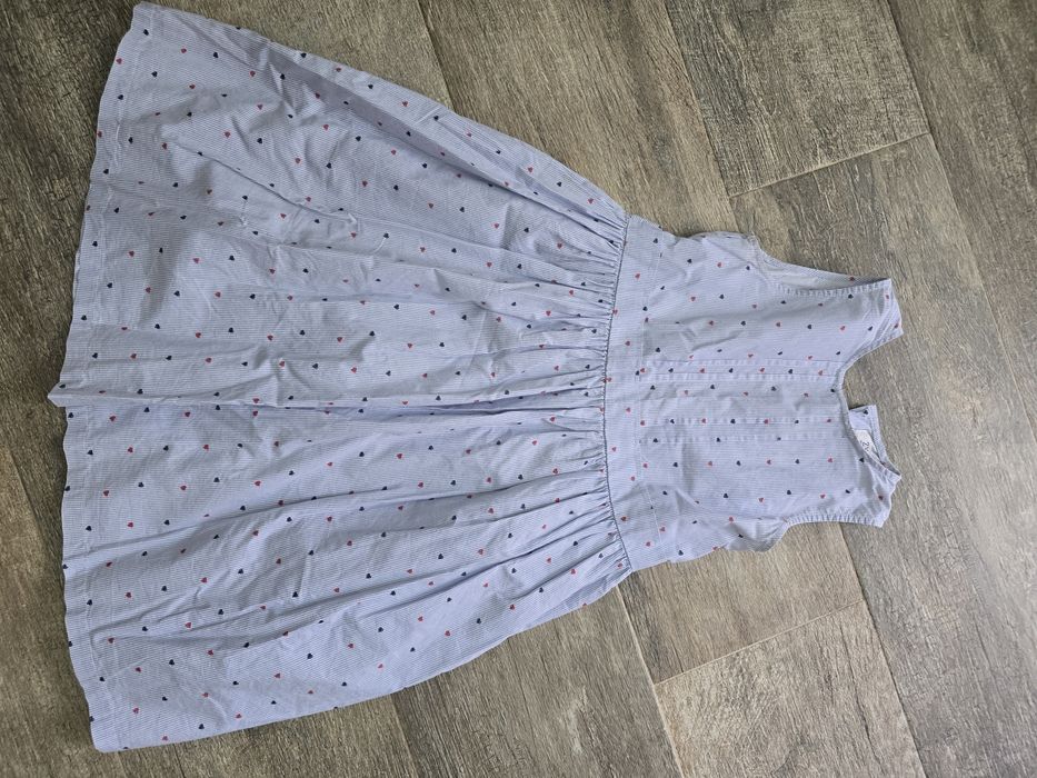 Vendo 5 vestidos  para menina