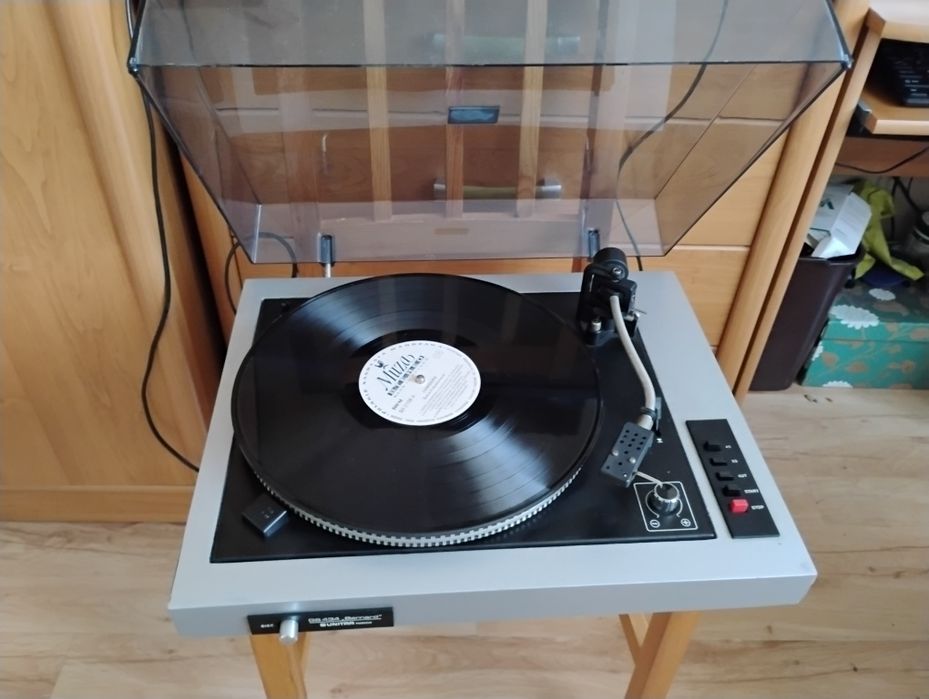 Gramofon retro vintage Bernard GS 434