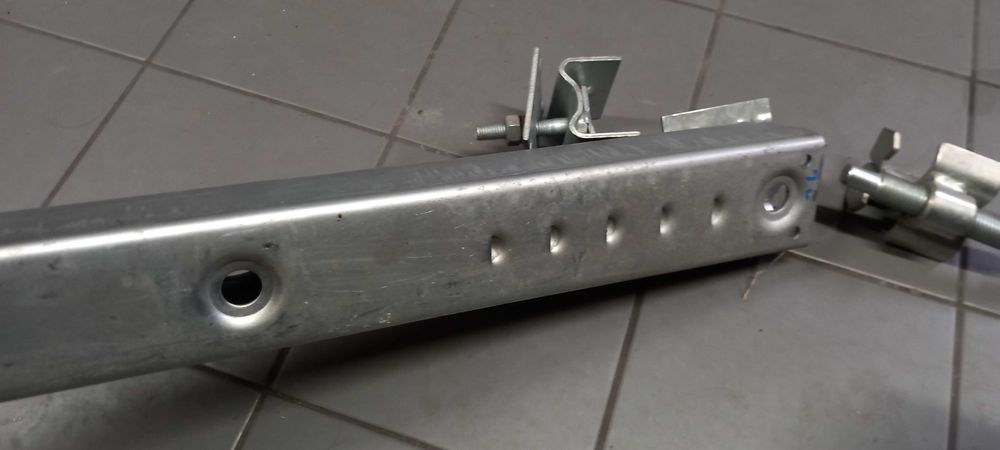 Podstawa, mocowanie, naciąg pasków klinowych silnika elektrycznego / s