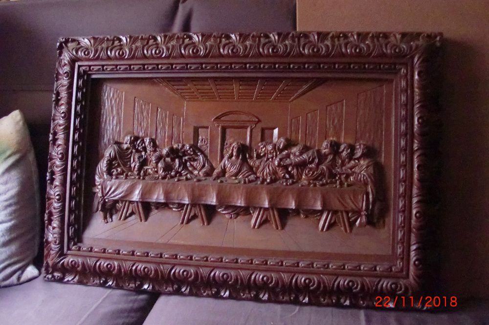 Última Ceia do Senhor em madeira com talha em relevo