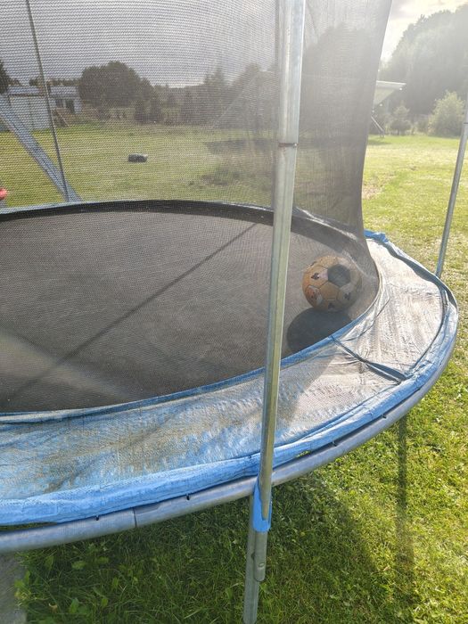 Trampolina ogrodowa