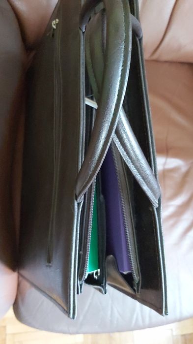 Torba na laptopa i dokumenty