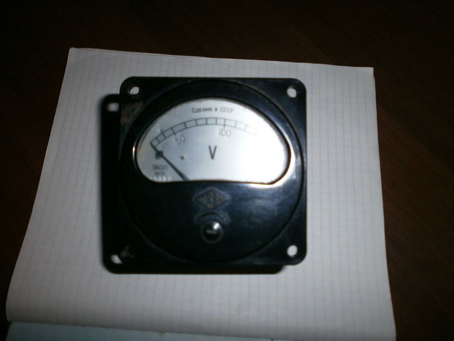 Вольтметр для вимірювання напруги