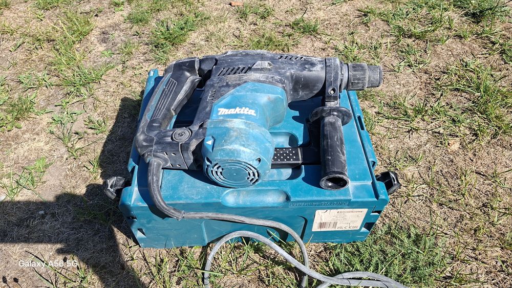 Makita hr3001 c.