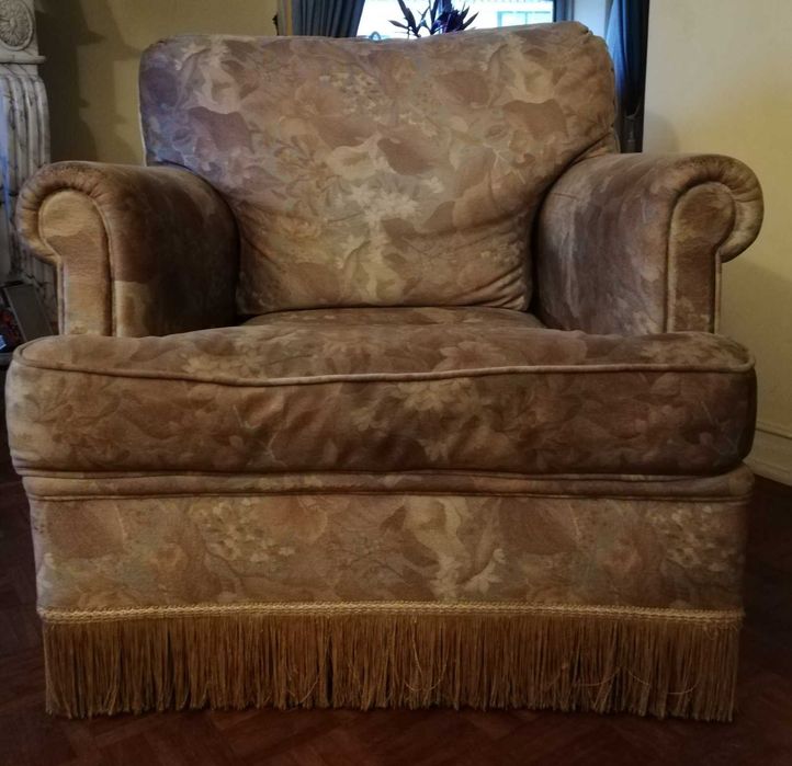 Sofá de 3 lugares e 2 sofás individuais de veludo floral