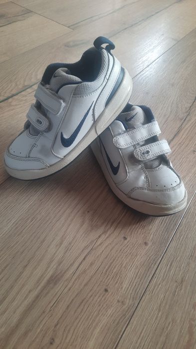 Buty na rzep nike 26