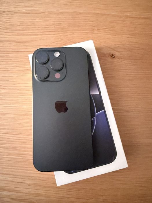 Продам iPhone 16 Pro