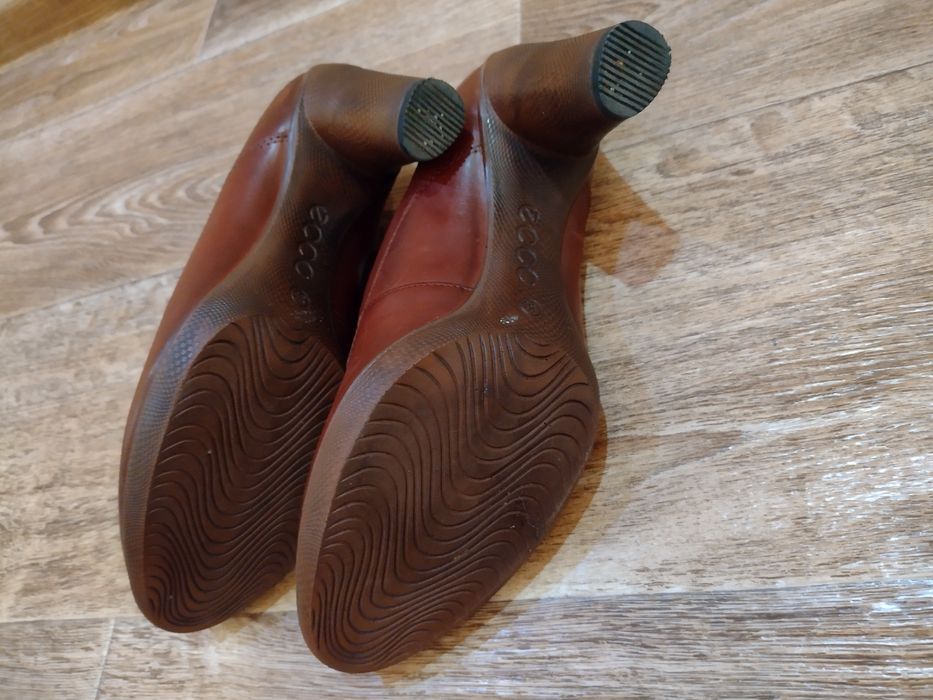 Продам женские ботинки. Ecco. 38 р