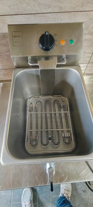 Продам фрітюр з краном 8 літрів, бу