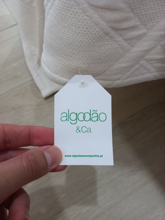 Colcha beje 2,5m×3m nova com etiqueta