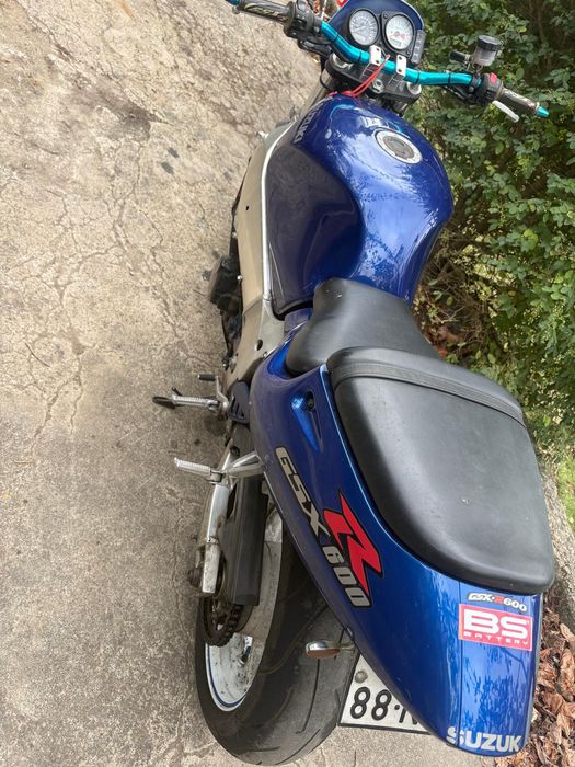 Suzuki gsx 600 R ( naked )