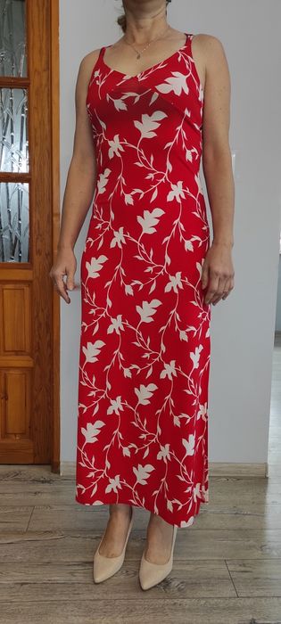 Sukienka czerwona r. 38