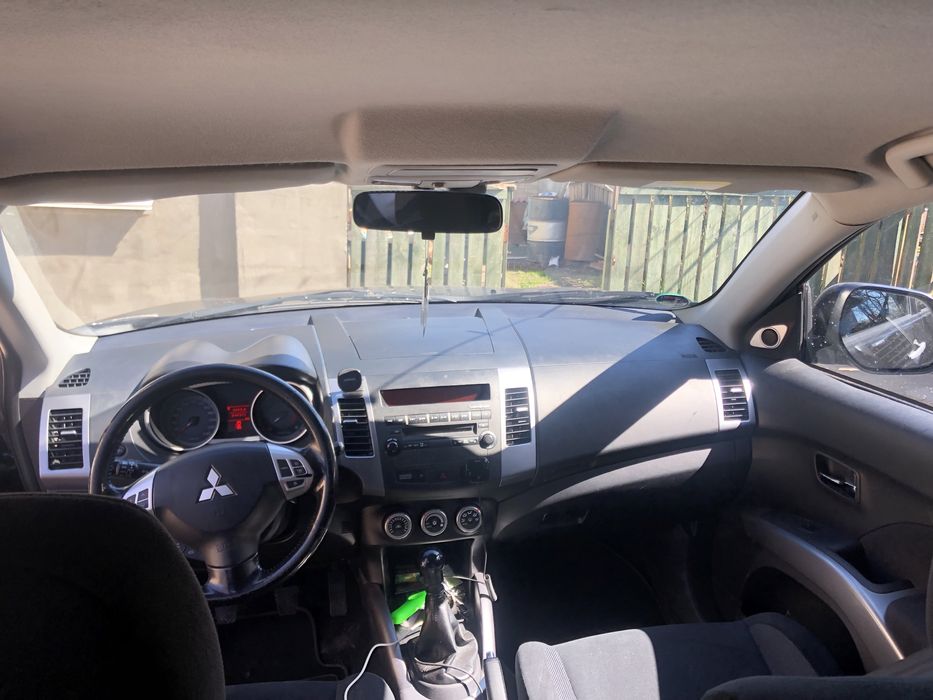 Mitsubishi Outlender 2