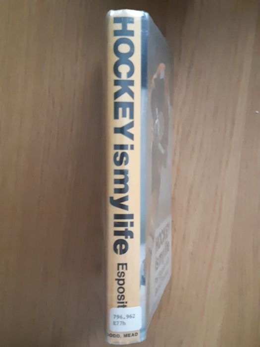 Хоккей. Книга Ф. Эспозито- Хоккей моя жизнь