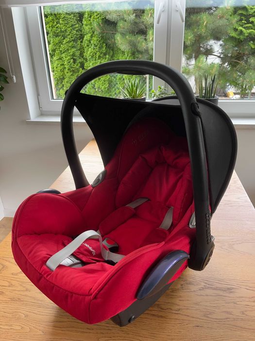 Foteliki Maxi-Cosi Tobi + Maxi-Cosi CabrioFix + baza EasyFix