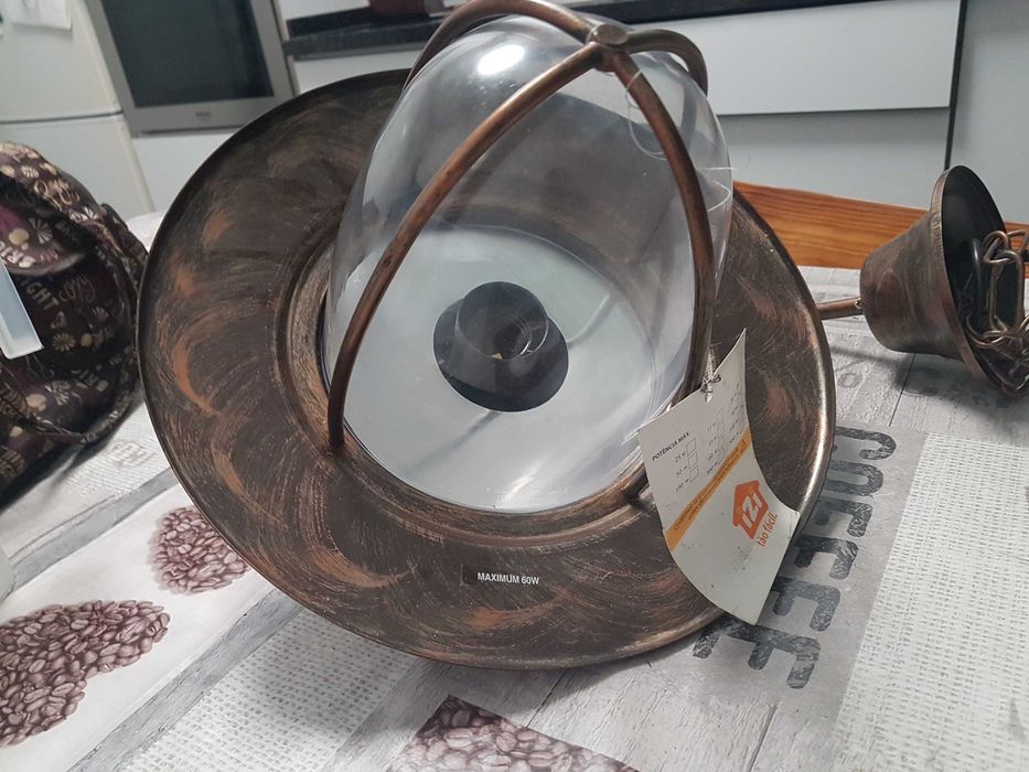 Candeeiro tecto novo