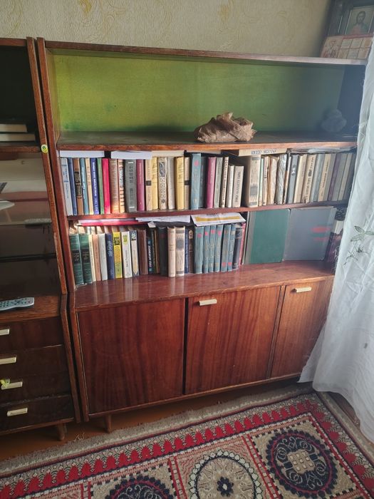 Продам стенку и шкаф недорого,в хорошем состоянии.