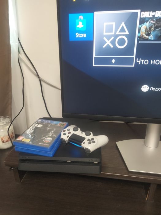 Продам ігрову приставку Ps 4 Slim 1 tb.