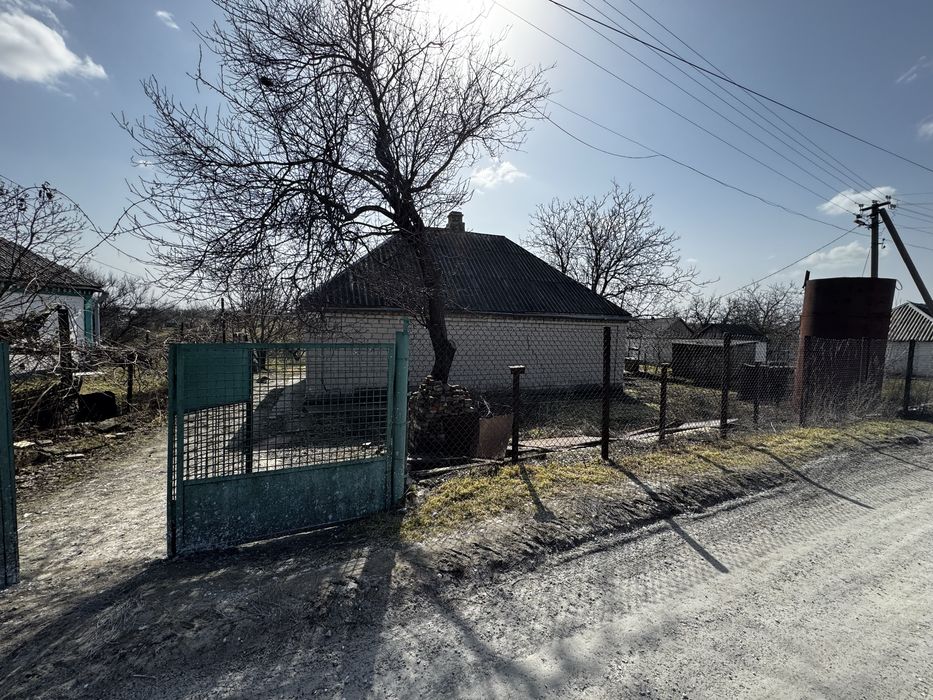 Продам Дом , в Петоикрвке ;Каменское 20 км ;Днепр 40 км.