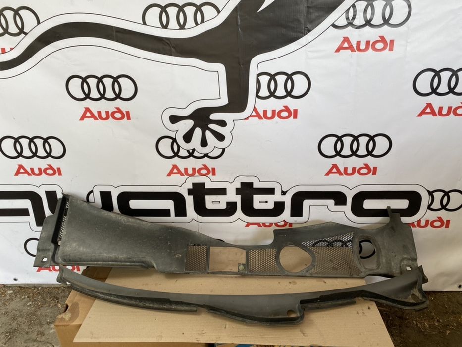 Пластик під лобове скло (жабо) Audi A4 B8  Водоотводящий щиток