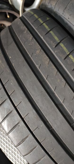 Pneus 235/35/20 semi novos