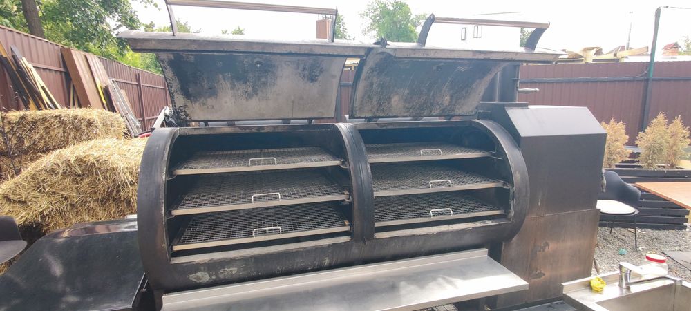 Продам смокер, BBQ, шедевр інженерної думки і зварювальної майстерності.