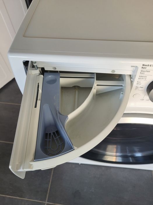 Sprzedam pralkosuszarkę firmy Bauknecht 9 kg z możliwością transportu