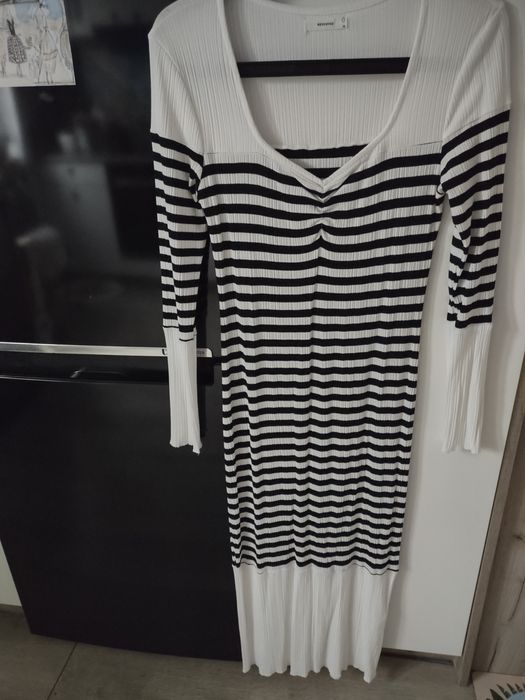 Sukienka Reserved M